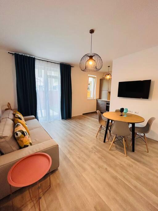 Apartment #12Lunipebega Тимишоара Экстерьер фото
