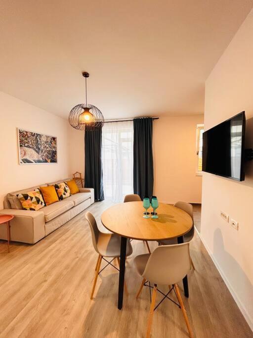 Apartment #12Lunipebega Тимишоара Экстерьер фото